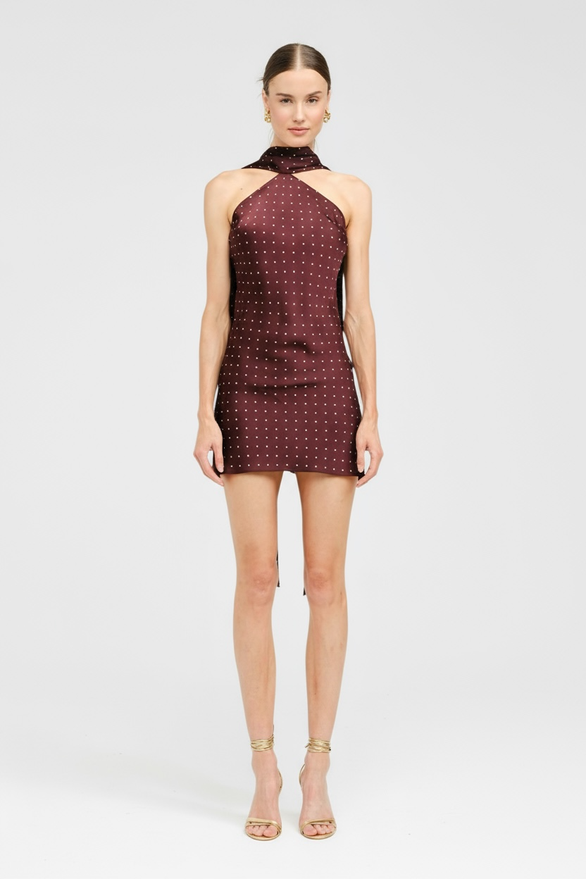 Vestido corto con pañuelo